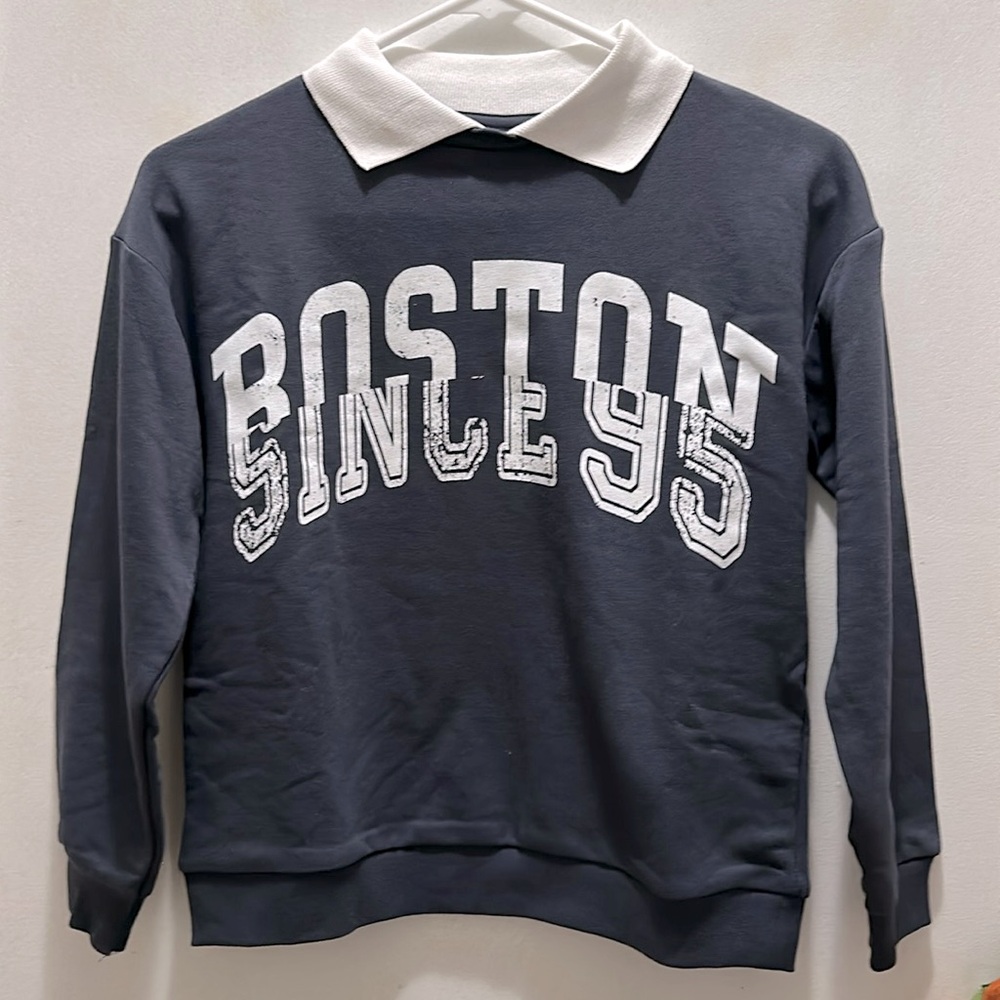 NWT Girls Boston sweater with collar.